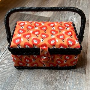 Discontinued design poppy print extra small Singer sewing basket NWT